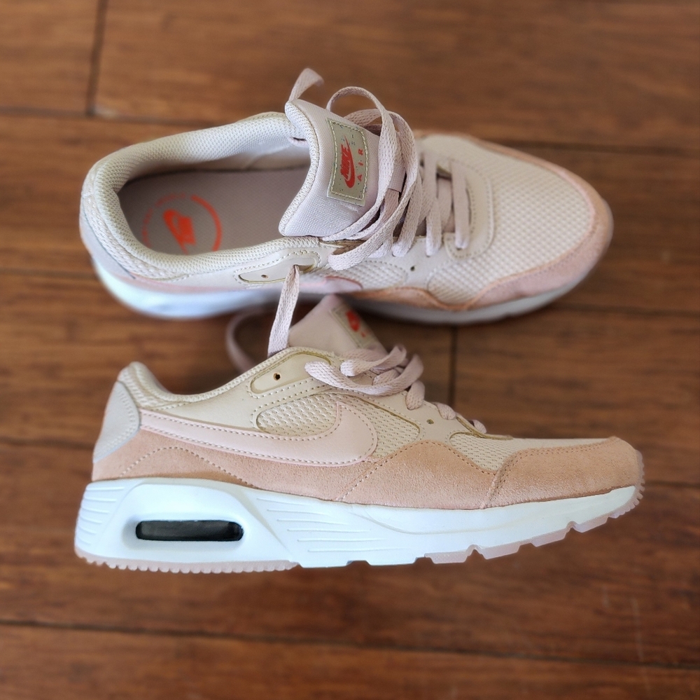 Nike air max in nude pink (NWOT)